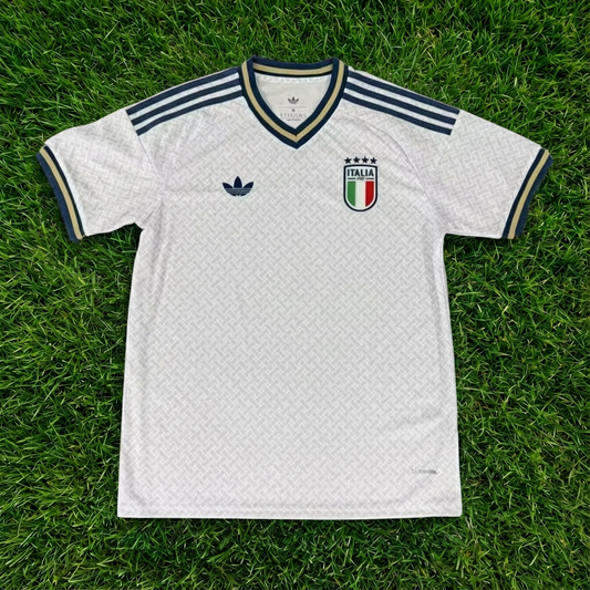 Italy 2025/26 Away Shirt